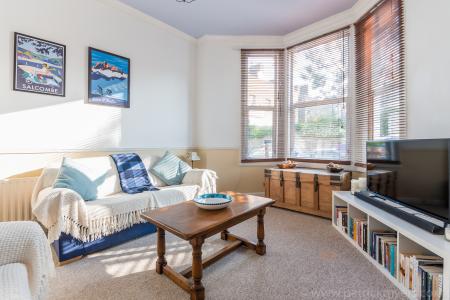 1 bedroom Flat to let in The Gardens, East Dulwich, London, SE22