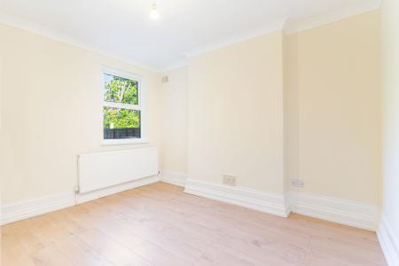 2 bedroom Flat to let in Hurstbourne Road, Forest Hill, London, SE23