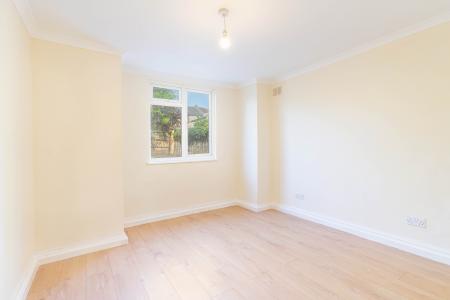 2 bedroom Flat to let in Hurstbourne Road, Forest Hill, London, SE23