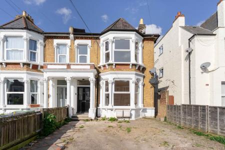 2 bedroom Flat to let in Hurstbourne Road, Forest Hill, London, SE23