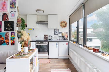 1 bedroom Flat to let in Bampton Road, Forest Hill, London, SE23