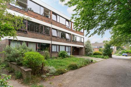 1 bedroom Flat to let in Bampton Road, Forest Hill, London, SE23