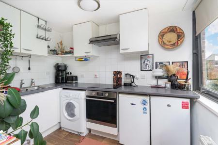 1 bedroom Flat to let in Bampton Road, Forest Hill, London, SE23