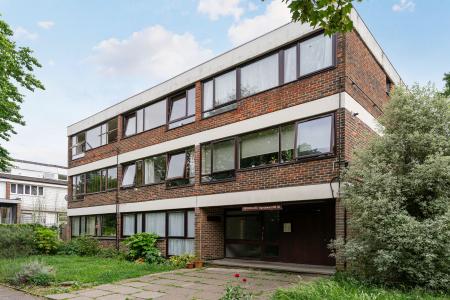 1 bedroom Flat to let in Bampton Road, Forest Hill, London, SE23