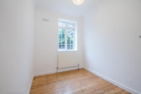 2 bedroom Flat to let in Perry Vale, Forest Hill, London, SE23