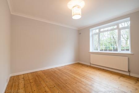 2 bedroom Flat to let in Perry Vale, Forest Hill, London, SE23