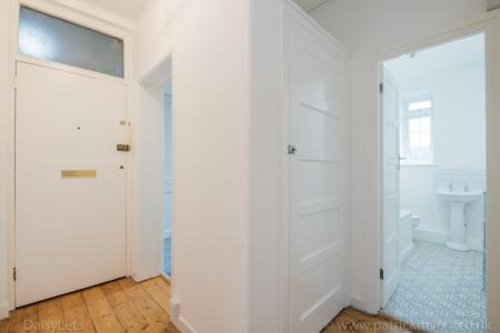 2 bedroom Flat to let in Perry Vale, Forest Hill, London, SE23