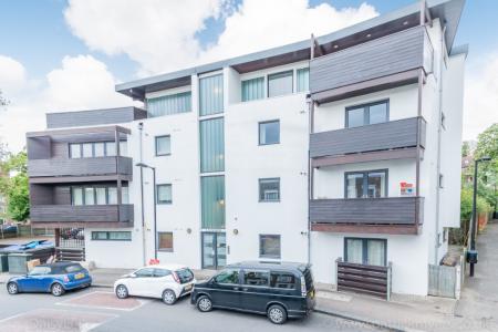 1 bedroom Flat to let in Lordship Lane, East Dulwich, London, SE22