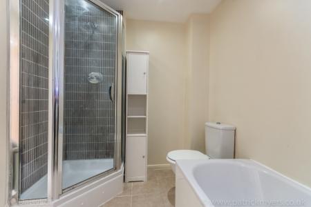 1 bedroom Flat to let in Lordship Lane, East Dulwich, London, SE22