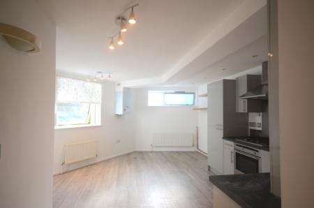 1 bedroom Flat to let in Lordship Lane, East Dulwich, London, SE22