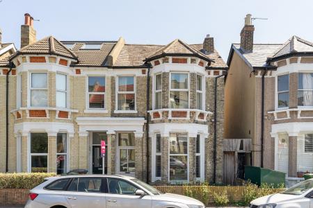 2 bedroom Flat to let in Muschamp Road, Peckham, London, SE15