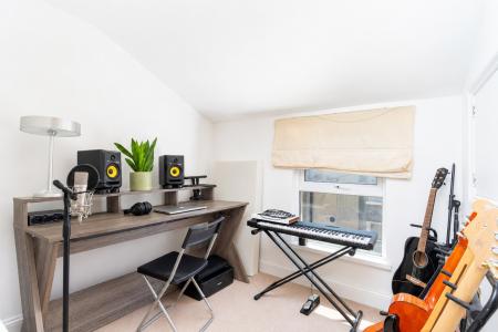2 bedroom Flat to let in Muschamp Road, Peckham, London, SE15