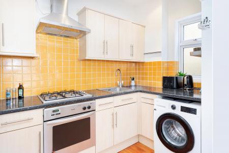 2 bedroom Flat to let in Muschamp Road, Peckham, London, SE15