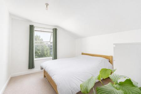 2 bedroom Flat to let in Muschamp Road, Peckham, London, SE15