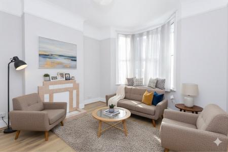1 bedroom Flat to let in Rodwell Road, East Dulwich, London, SE22