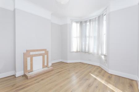 1 bedroom Flat to let in Rodwell Road, East Dulwich, London, SE22