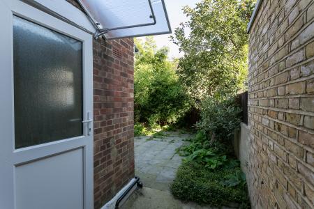 1 bedroom Flat to let in Rodwell Road, East Dulwich, London, SE22