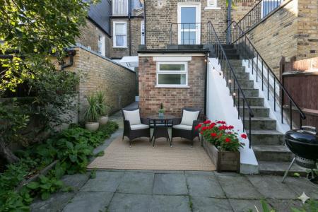 1 bedroom Flat to let in Rodwell Road, East Dulwich, London, SE22