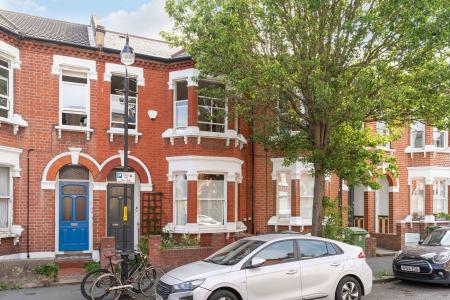 2 bedroom Flat to let in Kinsale Road, Peckham, London, SE15