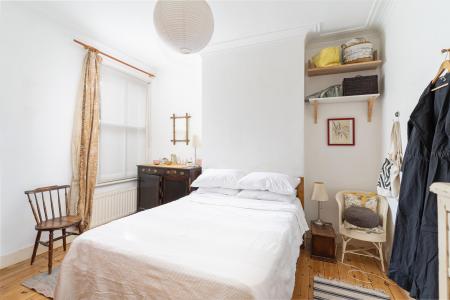 2 bedroom Flat to let in Kinsale Road, Peckham, London, SE15
