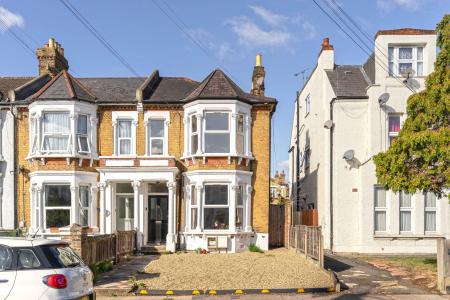 2 bedroom Flat to let in Hurstbourne Road, Forest Hill, London, SE23