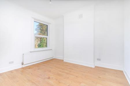 2 bedroom Flat to let in Hurstbourne Road, Forest Hill, London, SE23
