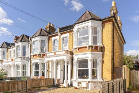 2 bedroom Flat to let in Hurstbourne Road, Forest Hill, London, SE23