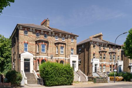 2 bedroom Flat to let in Waldram Park Road, Forest Hill, London, SE23