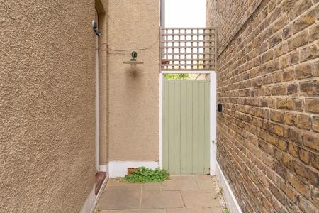 3 bedroom Semi-detached house for sale in Dunstans Road, London, SE22