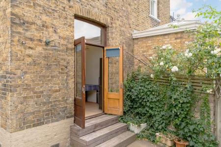 3 bedroom Semi-detached house for sale in Dunstans Road, London, SE22