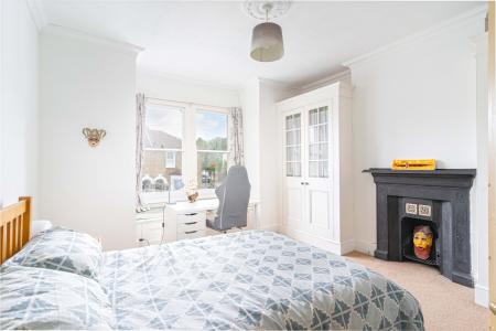 3 bedroom Semi-detached house for sale in Dunstans Road, London, SE22