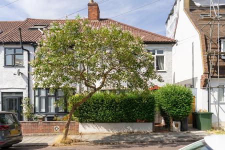 3 bedroom Semi-detached house to let in Tulsemere Road, West Norwood, London, SE27