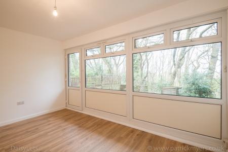 1 bedroom Flat to let in North Crofts, Sydenham Hill, Forest Hill, London, SE23