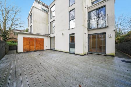 2 bedroom Flat to let in Taymount Rise, Forest Hill, London, SE23
