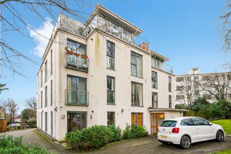 2 bedroom Flat to let in Taymount Rise, Forest Hill, London, SE23