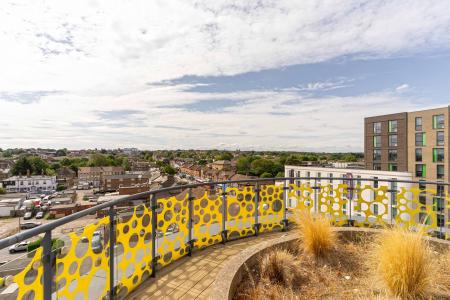 2 bedroom Flat for sale in Station Road, Sidcup, London, DA15