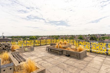 2 bedroom Flat for sale in Station Road, Sidcup, London, DA15