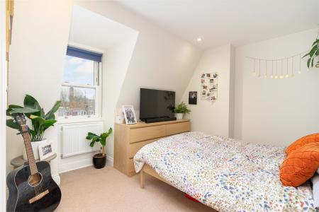 2 bedroom Flat to let in Travers House, London, SE10
