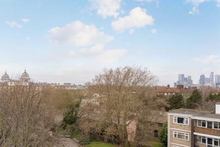 2 bedroom Flat to let in Travers House, London, SE10