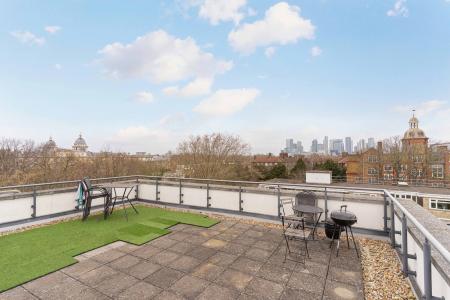 2 bedroom Flat to let in Travers House, London, SE10