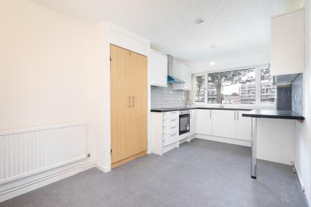 3 bedroom Terraced House to let in Belvoir Close, Mottingham, London, SE9