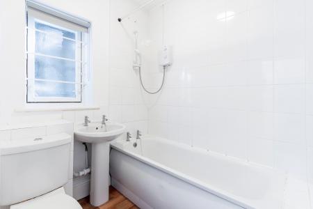 1 bedroom Studio flat to let in East Dulwich Road, East Dulwich, London, SE22