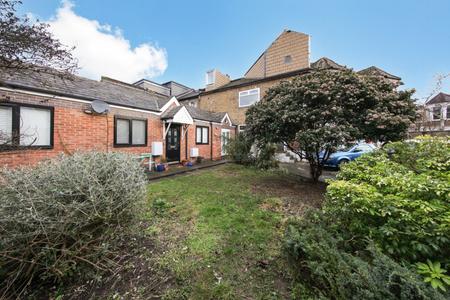 2 bedroom Terraced House to let in Dulwich Lawn Close, East Dulwich, London, SE22