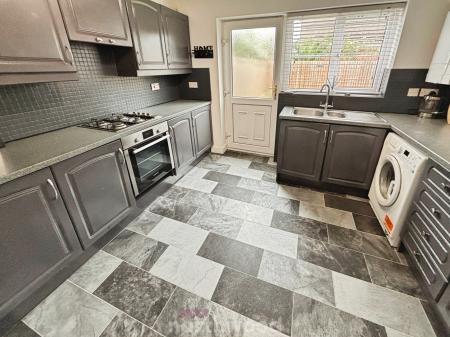 3 bedroom Semi-detached house for sale in Highfield Close, Doncaster, Doncaster, DN7