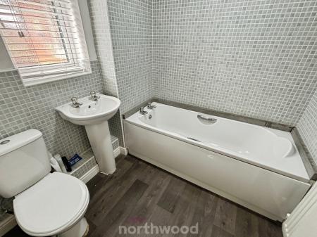 3 bedroom Semi-detached house for sale in Highfield Close, Doncaster, Doncaster, DN7