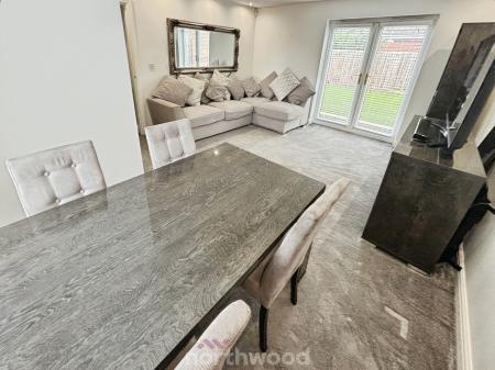 3 bedroom Semi-detached house for sale in Highfield Close, Doncaster, Doncaster, DN7