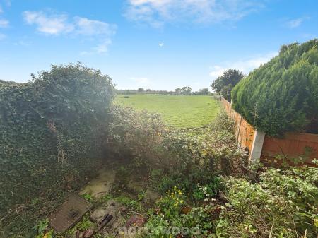 2 bedroom Bungalow for sale in Lings Lane, Hatfield, Doncaster, DN7