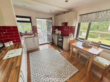 3 bedroom Bungalow for sale in Lings Lane, Hatfield, Doncaster, DN7