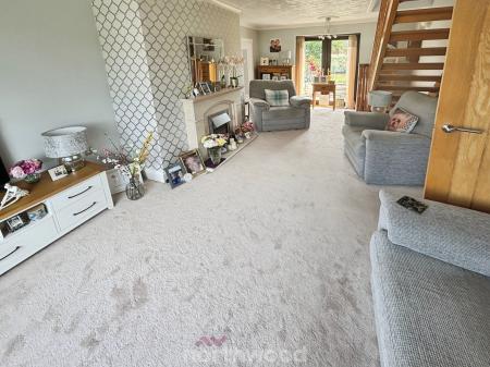 3 bedroom Bungalow for sale in Lings Lane, Hatfield, Doncaster, DN7