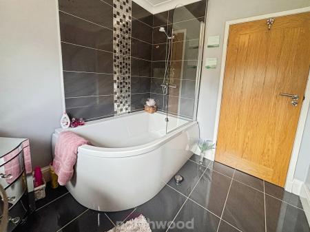 3 bedroom Bungalow for sale in Lings Lane, Hatfield, Doncaster, DN7